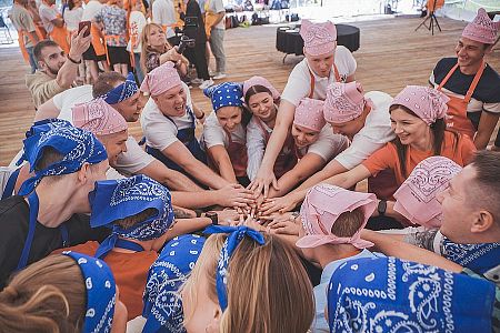 Кулинарный баттл на летнем молодежном форуме АПЗ